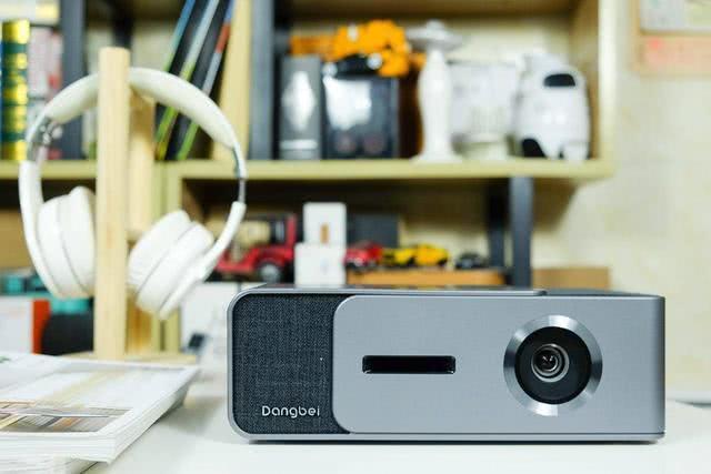 智能投影儀產(chǎn)品設(shè)計(jì),如何在市場(chǎng)海洋中占據(jù)一席之地。